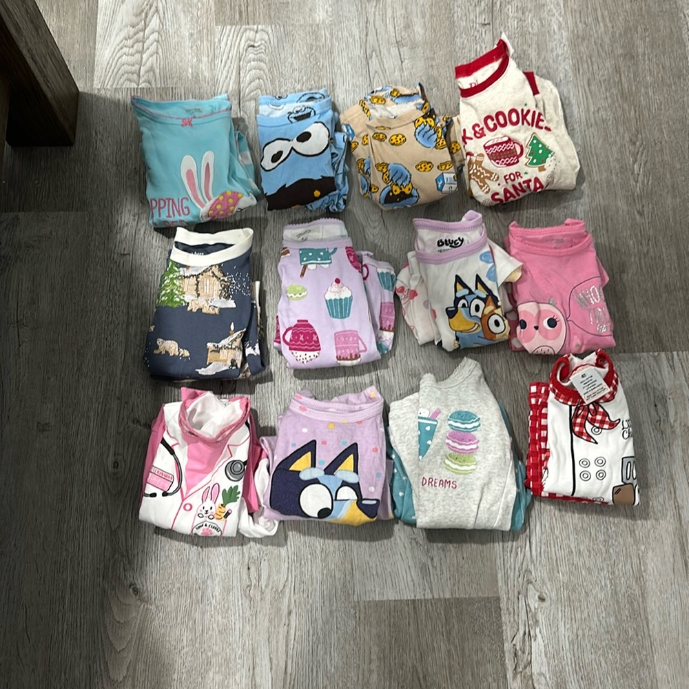 12 pajamas. 4T Girls